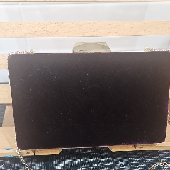 Disney Danielle Nicole Aladdin Genie Clutch Bag - Picture 7 of 8